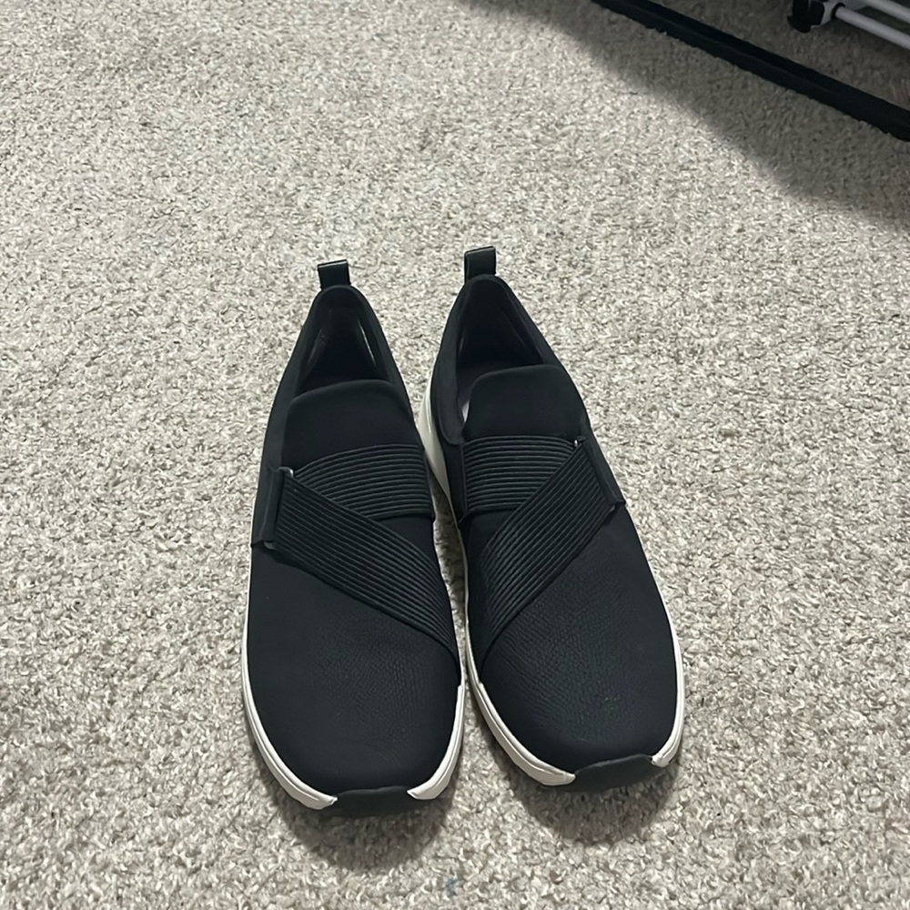 Dr. Scholl’s sneakers